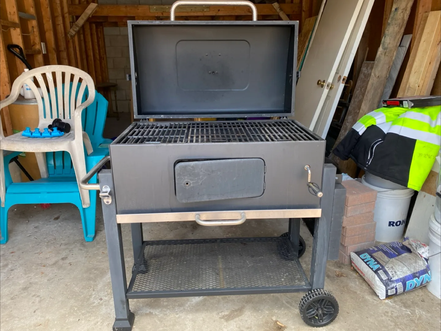Char-Broil Charcoal Grill image indicator(2)