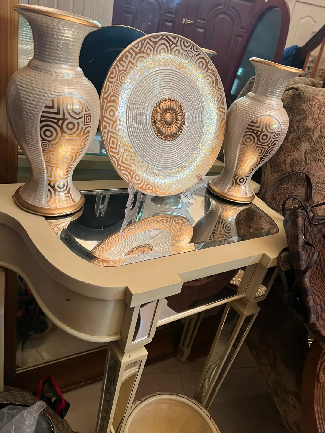 Elegant Crystal Chandelier & Matching Ceiling Medallion image indicator(7)