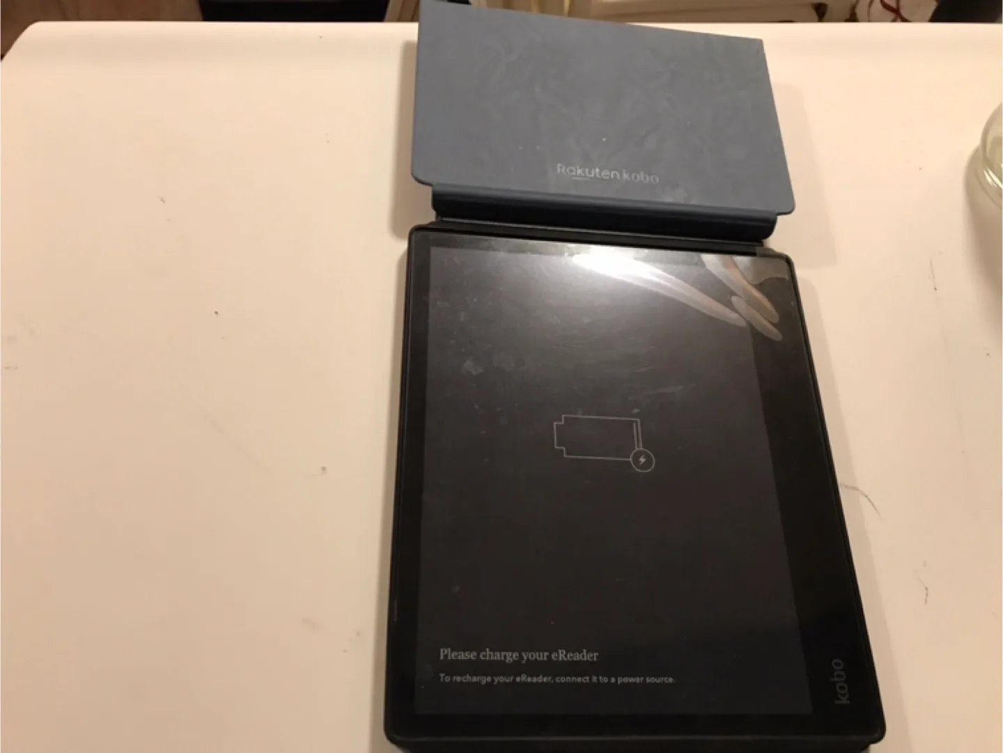 Kobo eReader Elipsa with Case a Stylus