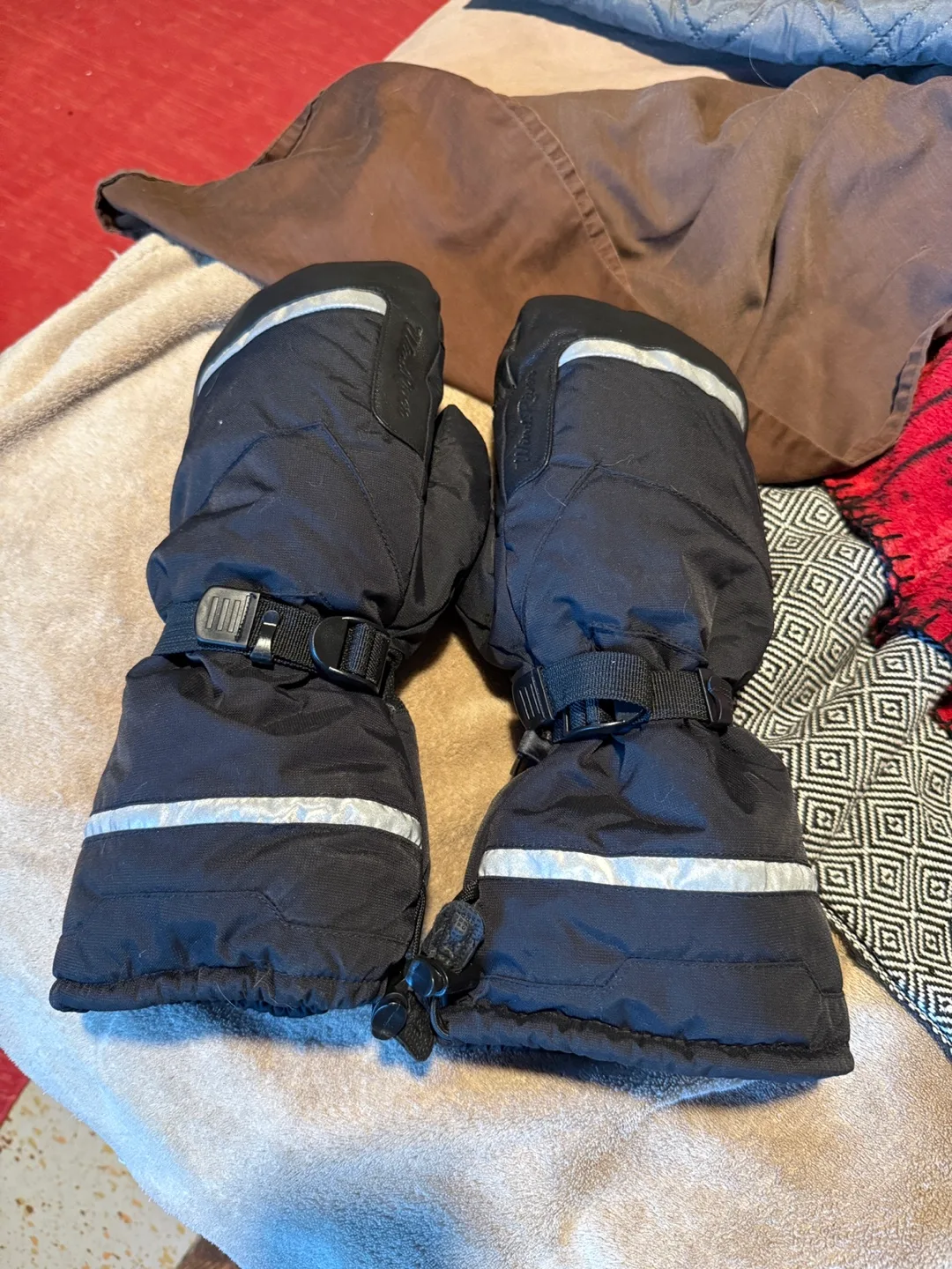 Adult medium' Black Snow Mobile Mittens with Reflective Strips thumbnail