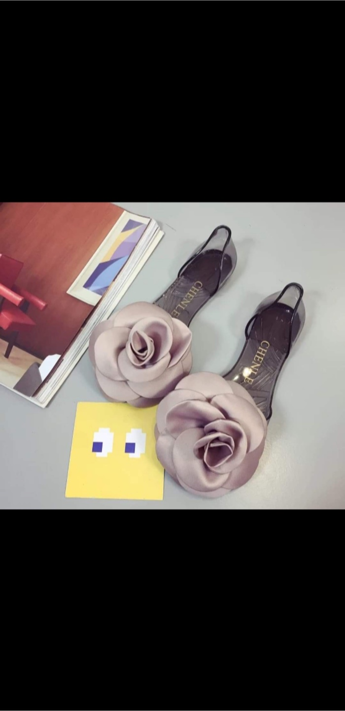 Clear Jelly Shoes with Flower Accent