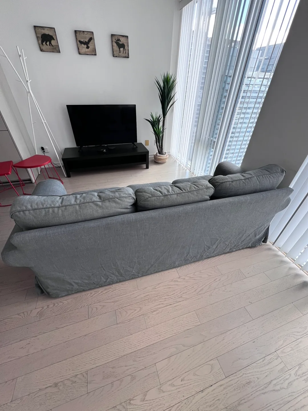 IKEA three-seater sofa - grey image indicator(3)