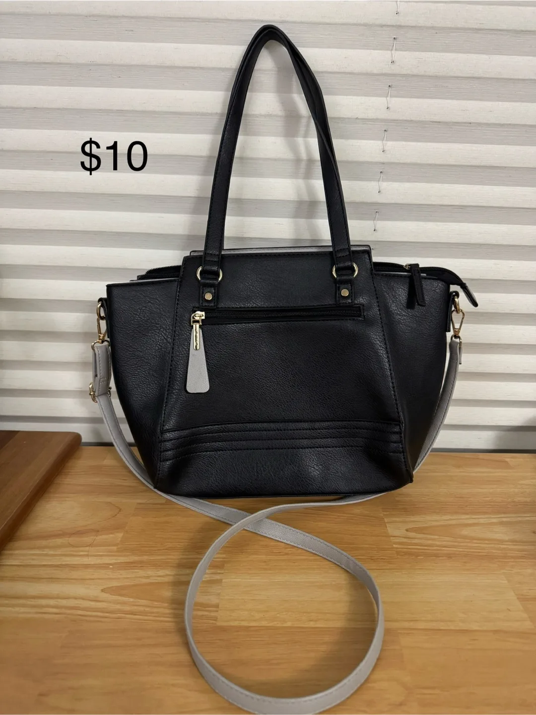 Black Handbag with Removable Strap thumbnail