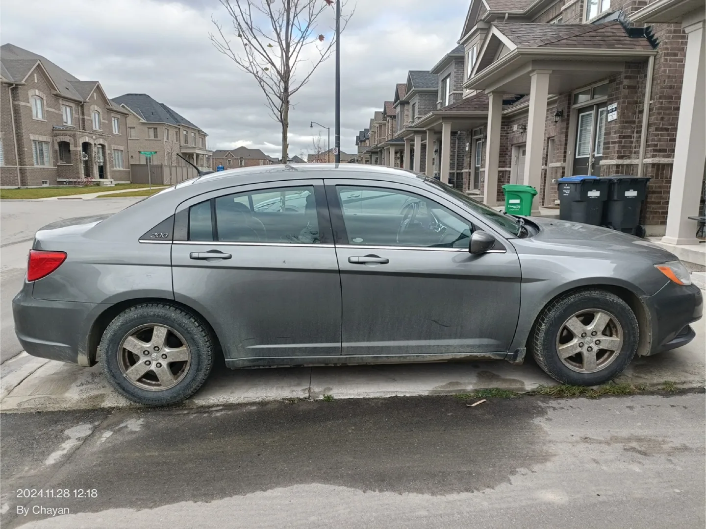 2012 Chrysler 200 Sedan image indicator(3)