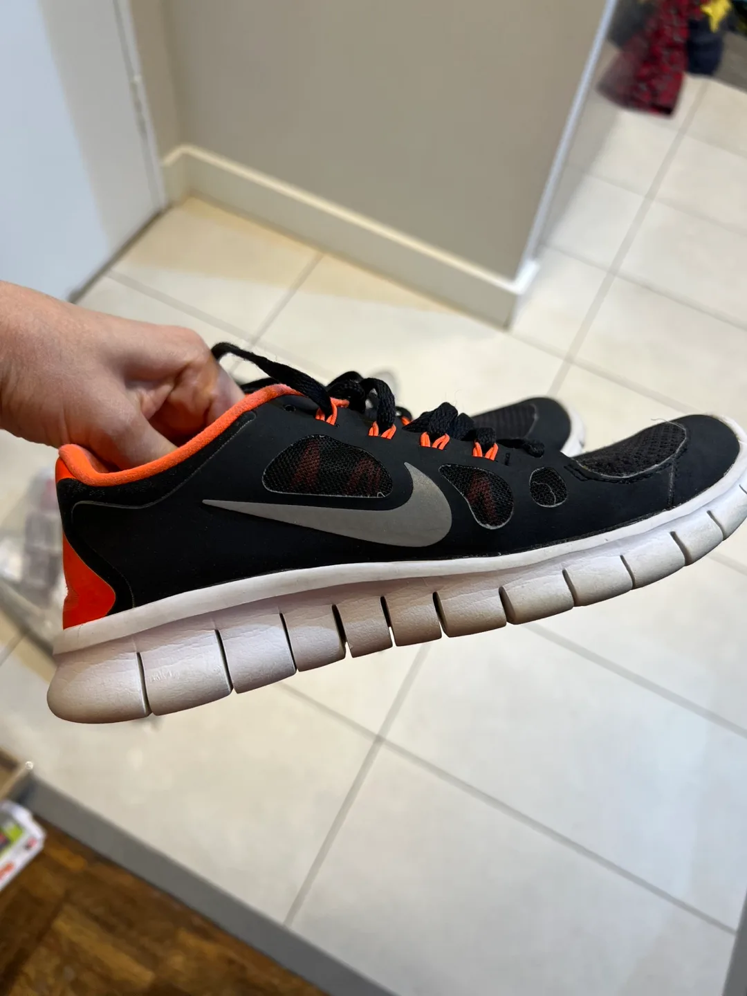 Nike Free 5.0 Running Shoes - Women's Size 5.5 image indicator(2)