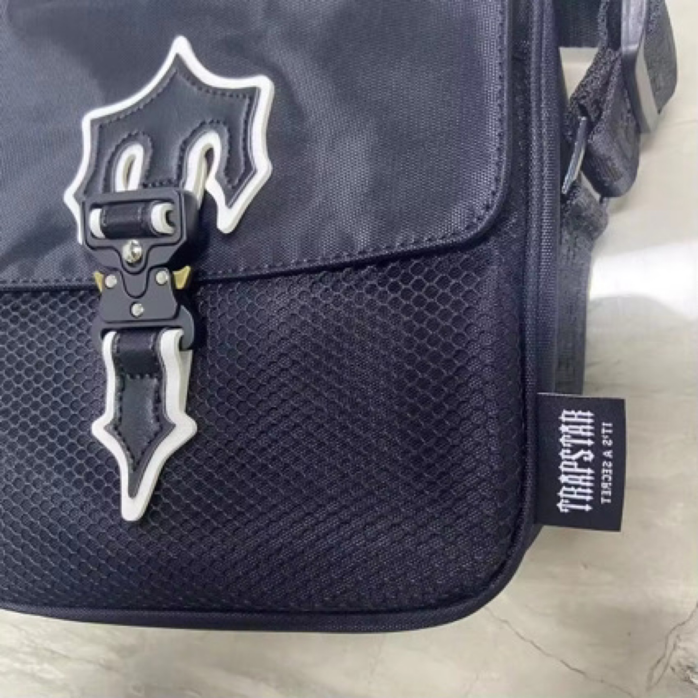 Trapstar London Black Shoulder Bag - photo 4