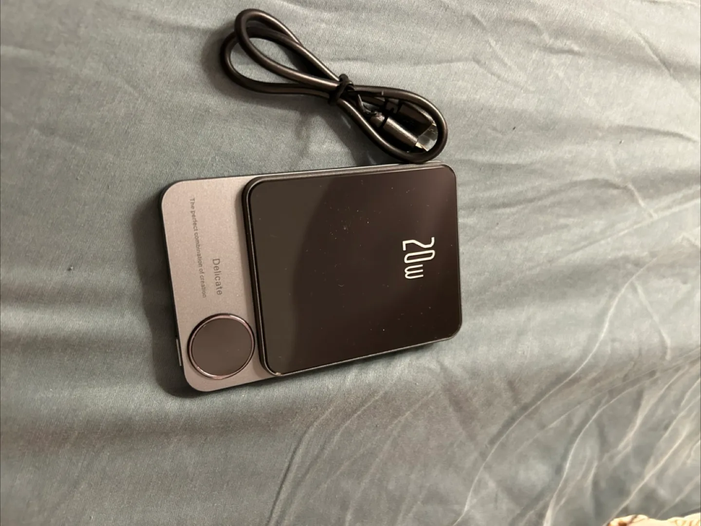 Magnetic wireless portable charger (NEW) thumbnail