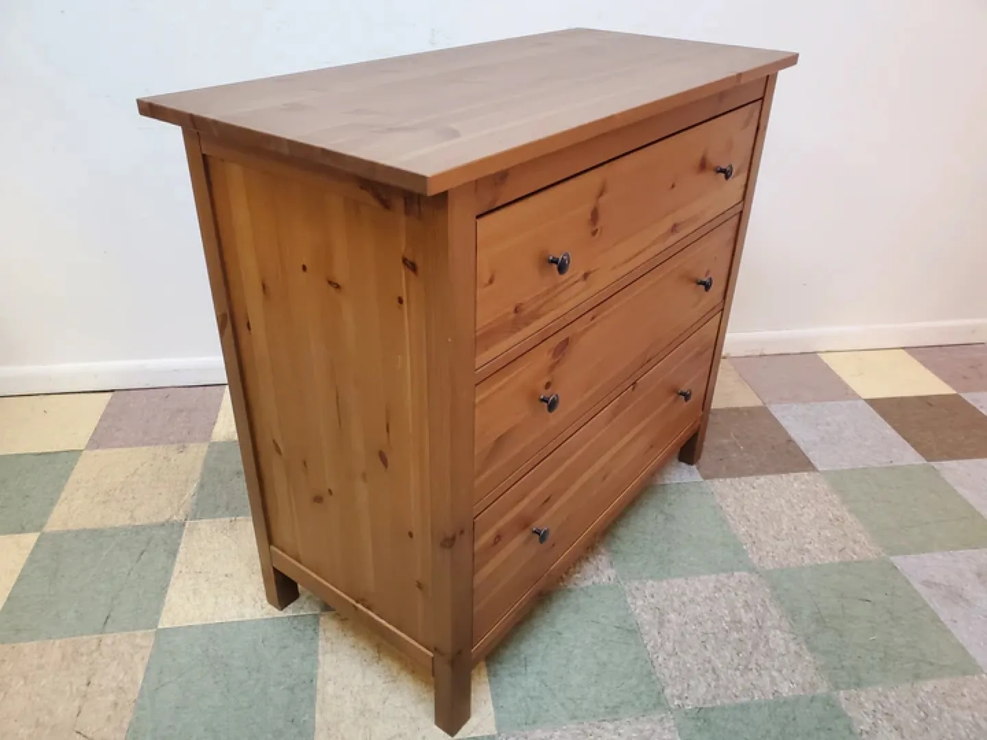 IKEA HEMNES Three-Drawer Chest image indicator(2)