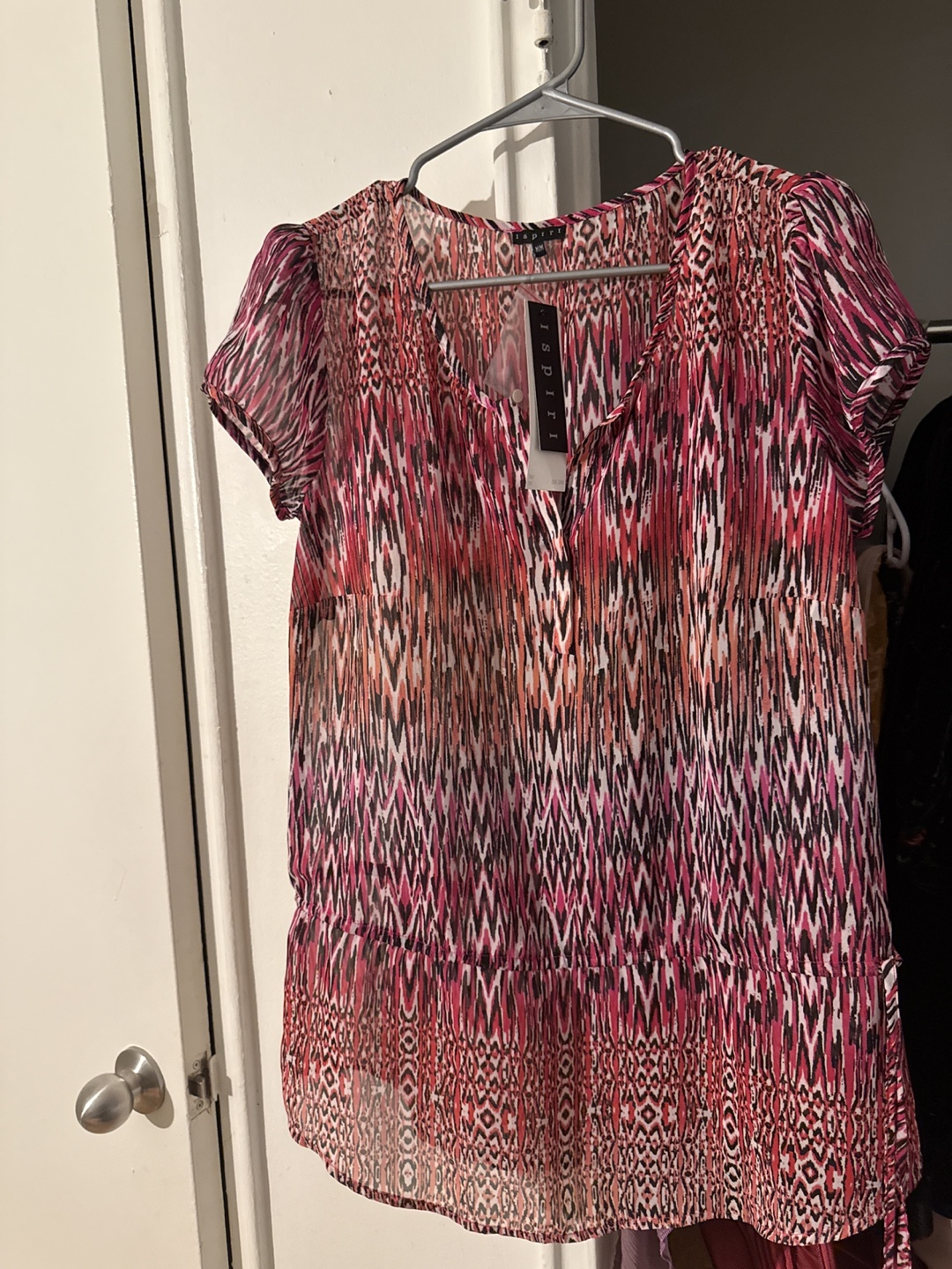 ISpiri Women's Size M Red and Pink Abstract Print Blouse - photo 2