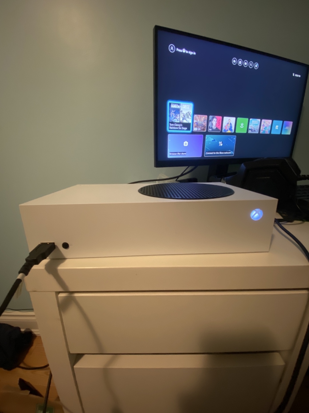 Xbox Series S - White - Console Only - photo 2