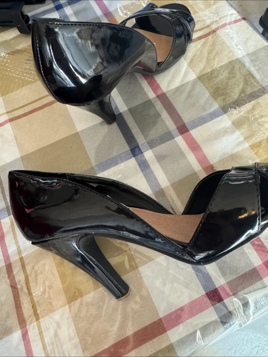 Jessica Simpson Black Patent Leather Heels thumbnail