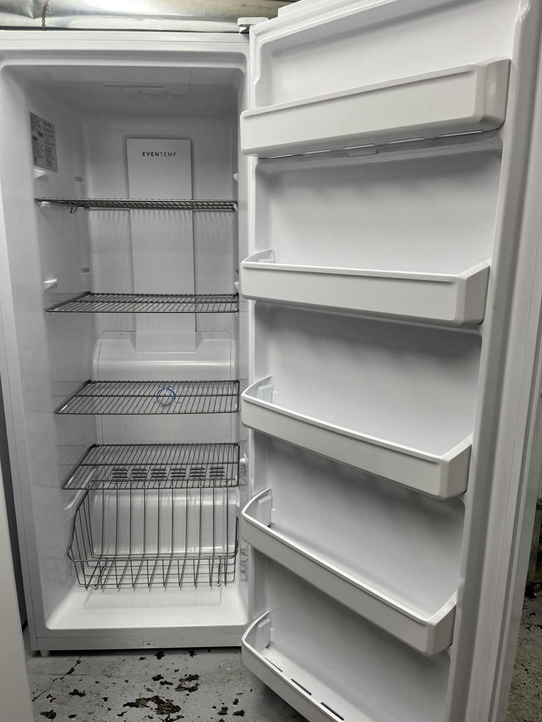 Frigidaire Freezer - photo 2