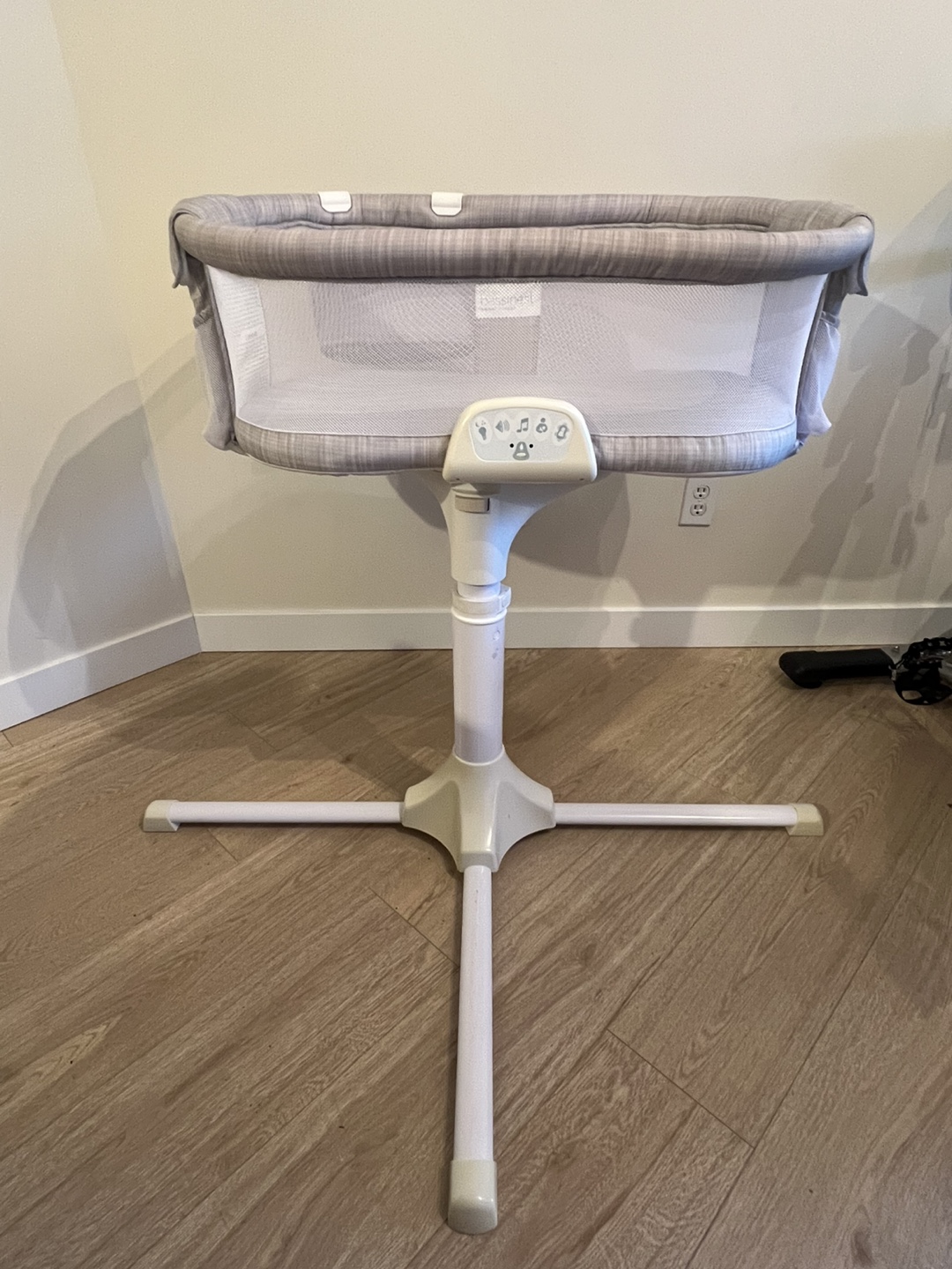 Halo Bassinest Swivel Sleeper
