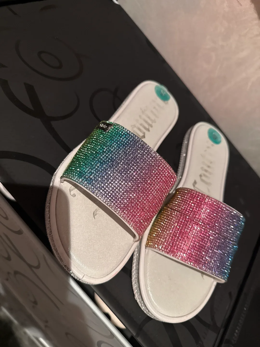 Juicy slipper thumbnail