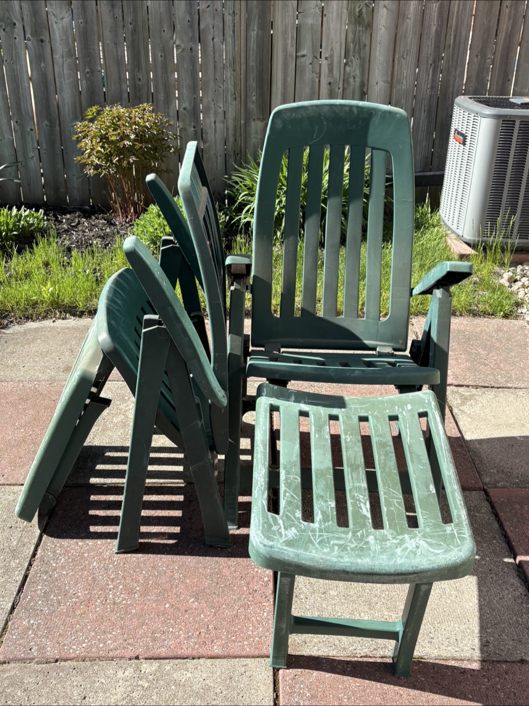Folding patio chairs & ottoman