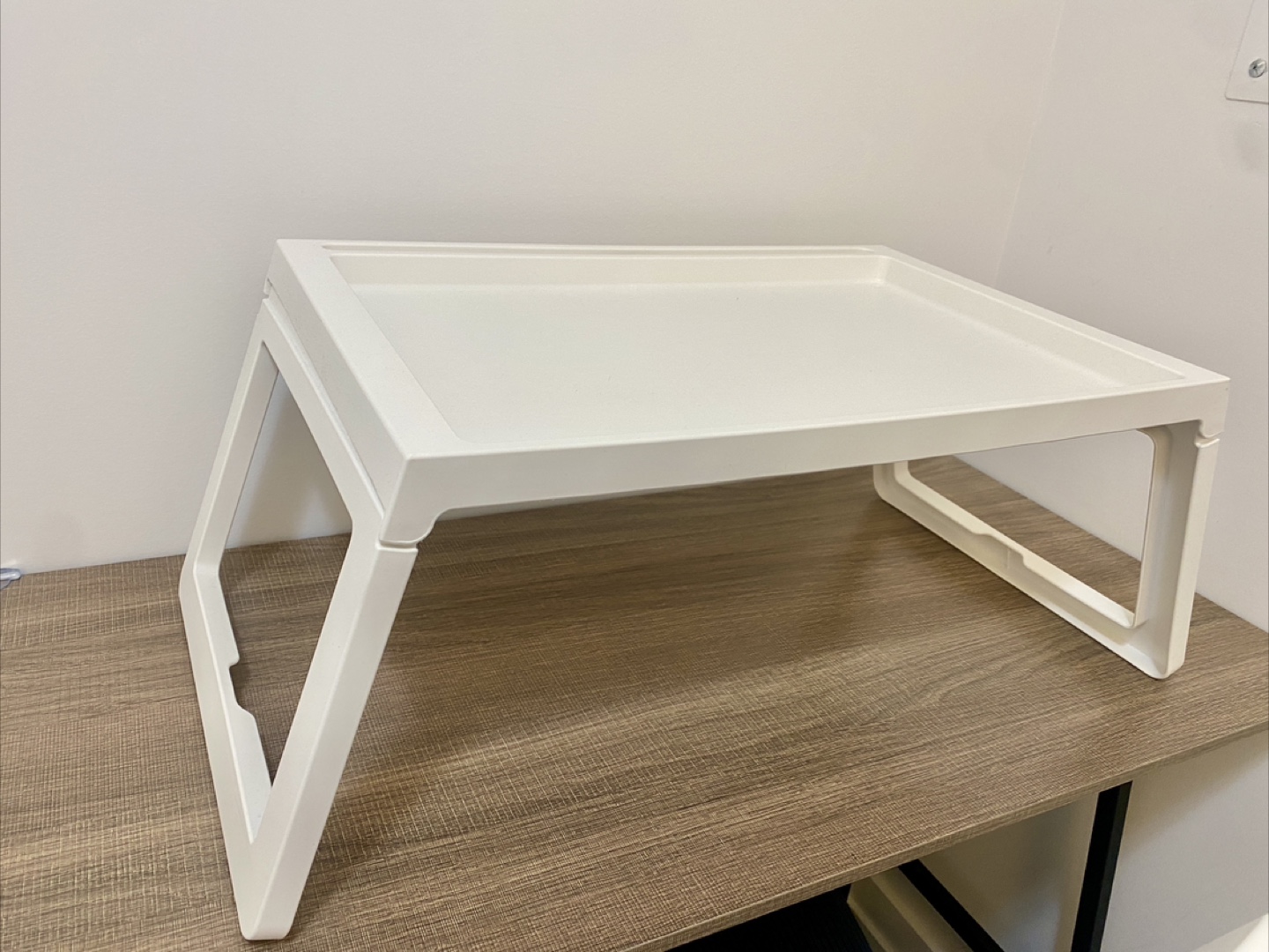 White Foldable Bed Tray / Table on bed - photo 2