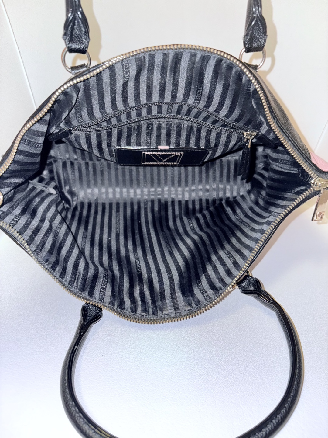 VICTORIA’S SECRET Pink & Black Tote Bag - photo 3