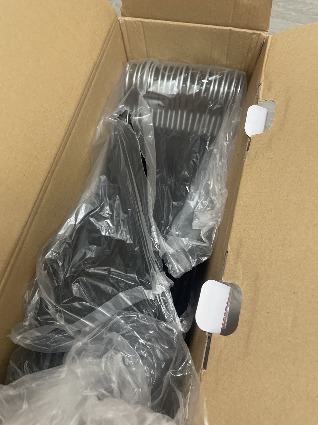 40 of 50 Pack New Non-Slip Velvet Hangers - photo 2