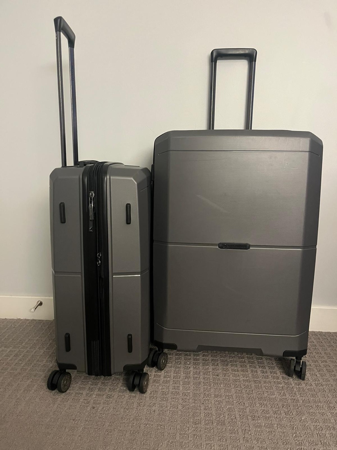 Air Canada Maple Leaf Collection 2-Piece Luggage Set - Charcoal - photo 2