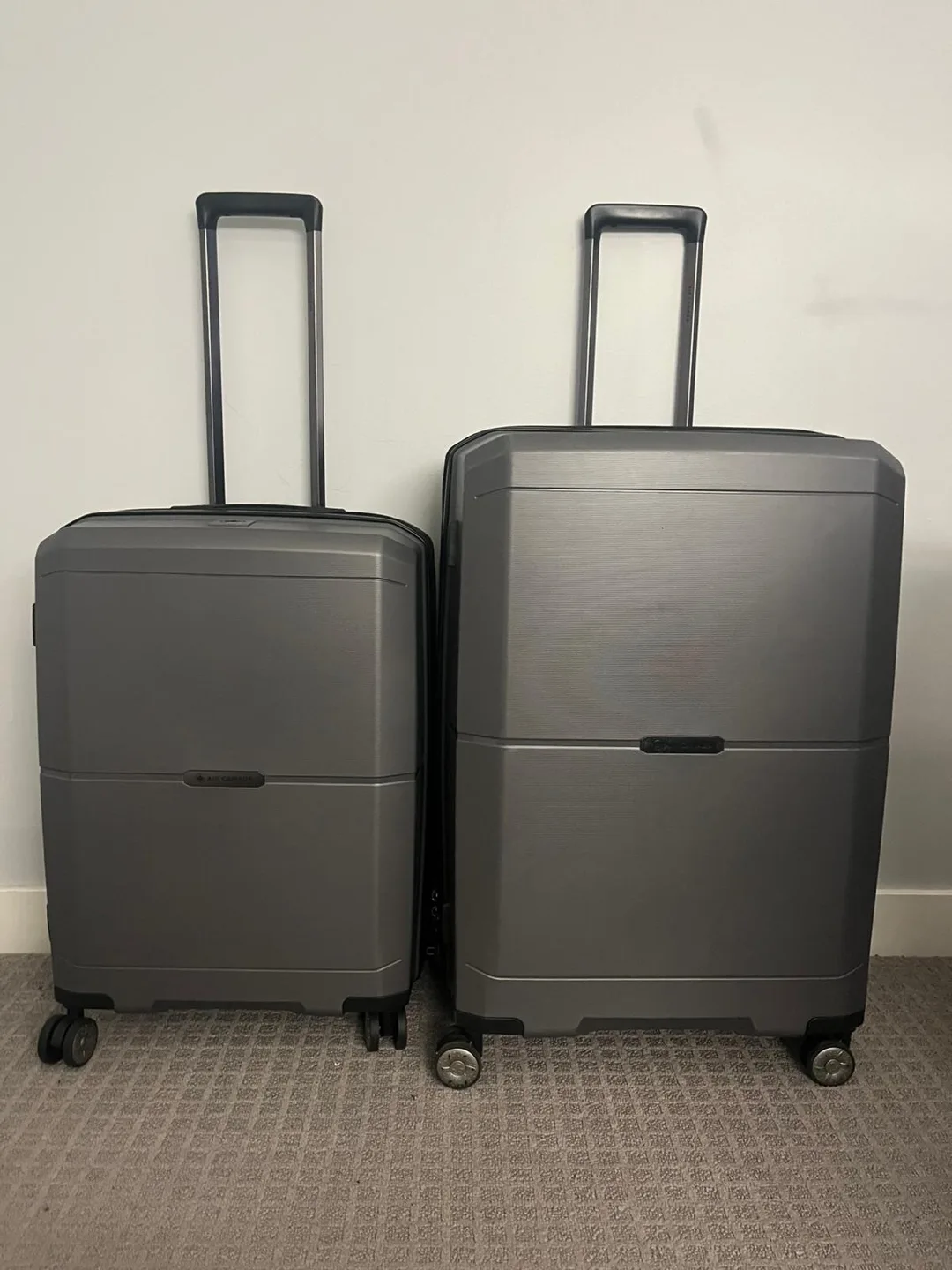 Air Canada Maple Leaf Collection 2-Piece Luggage Set - Charcoal thumbnail