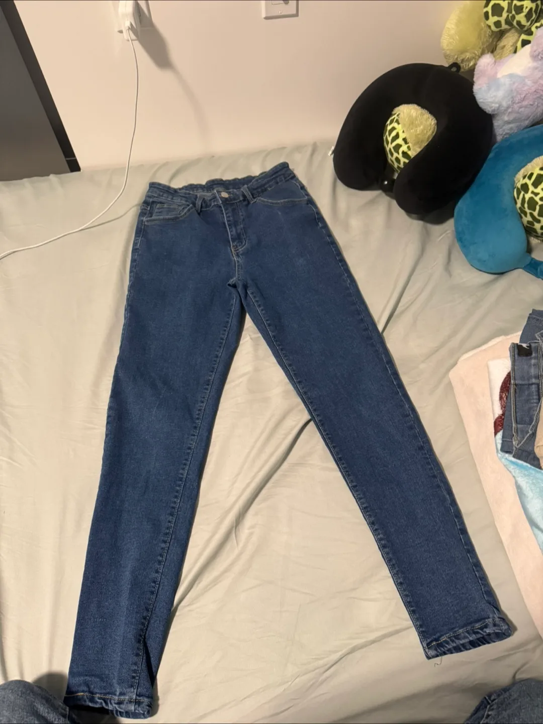 Women's Medium Wash Dark Blue Jeans image indicator(2)