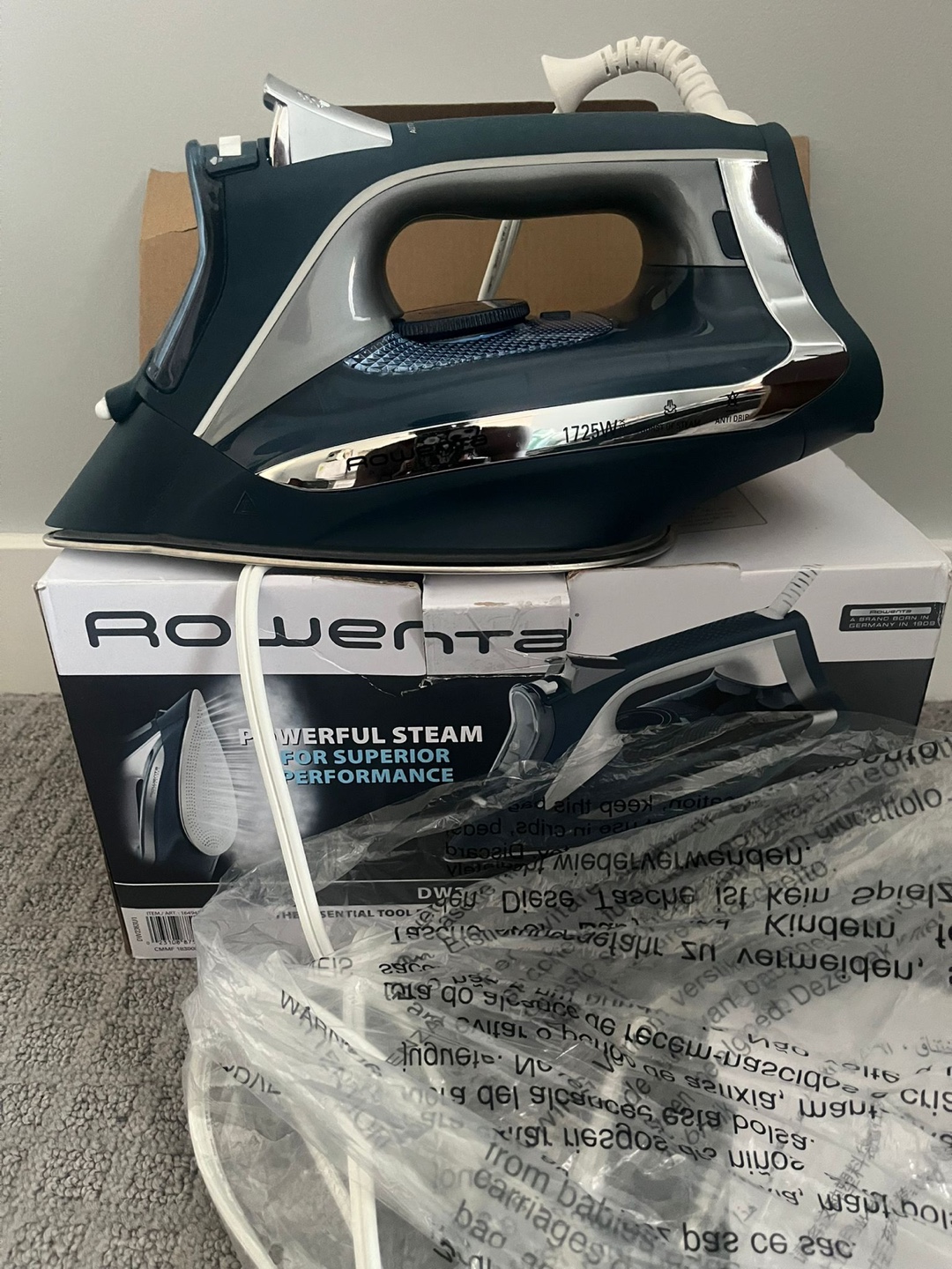 Rowenta DW23 AccesSteam Iron - New in Box