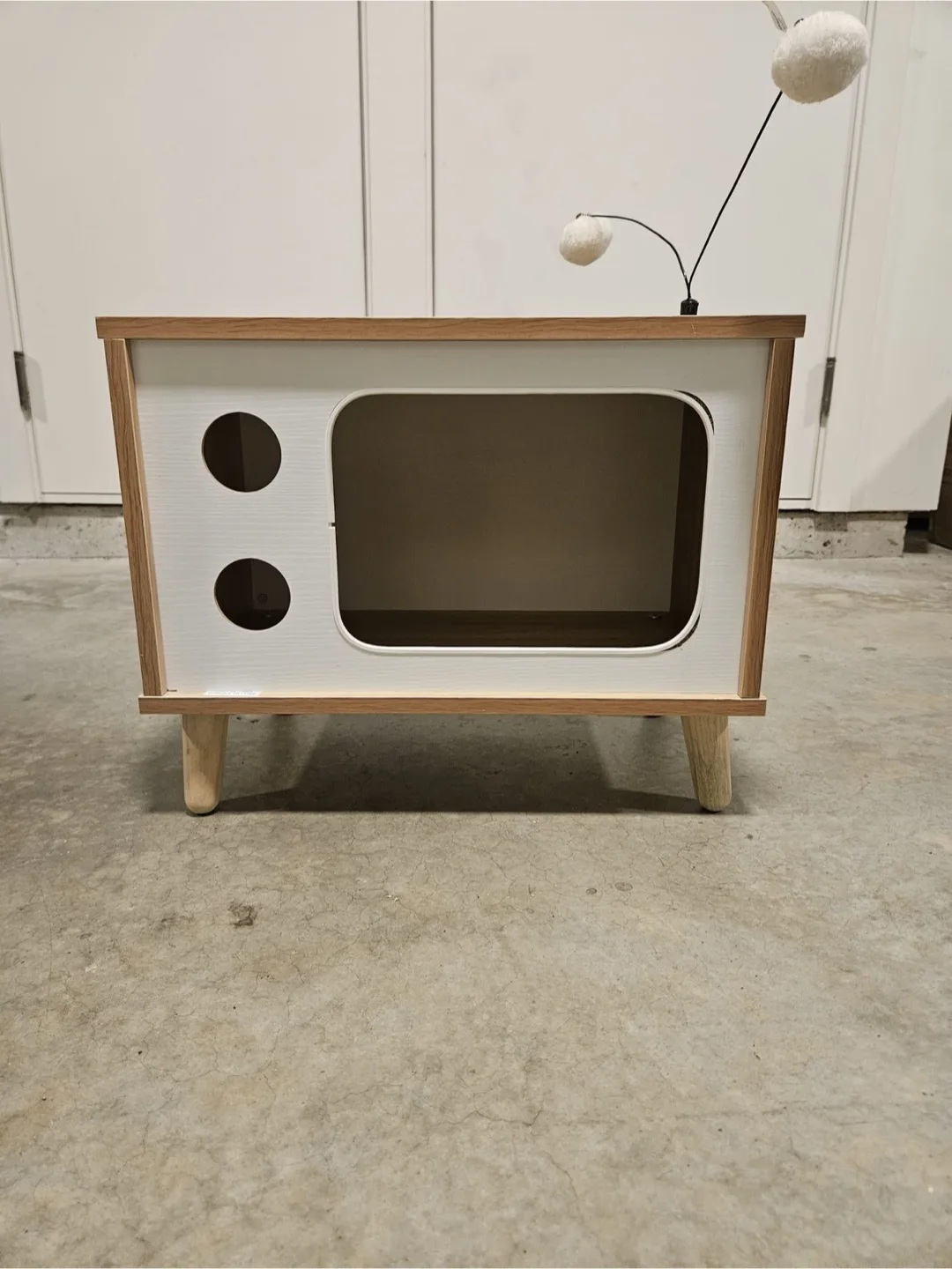 Cat scratch/house tv box & litter box! thumbnail
