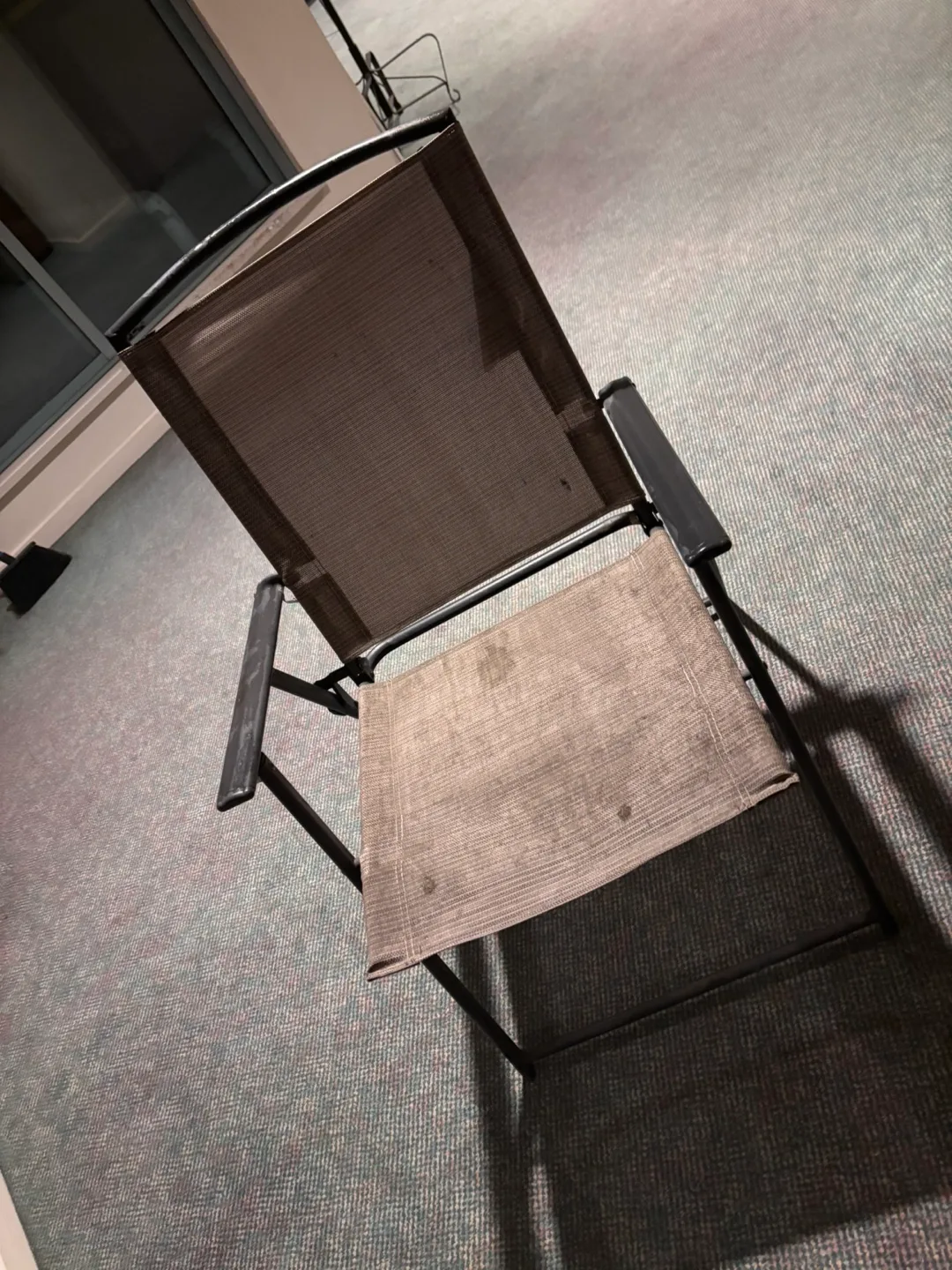 Set of four folding patio chairs thumbnail