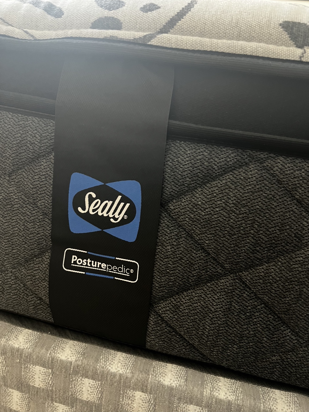 Sealy Posturepedic Queen Mattress and Box Spring Set - photo 2
