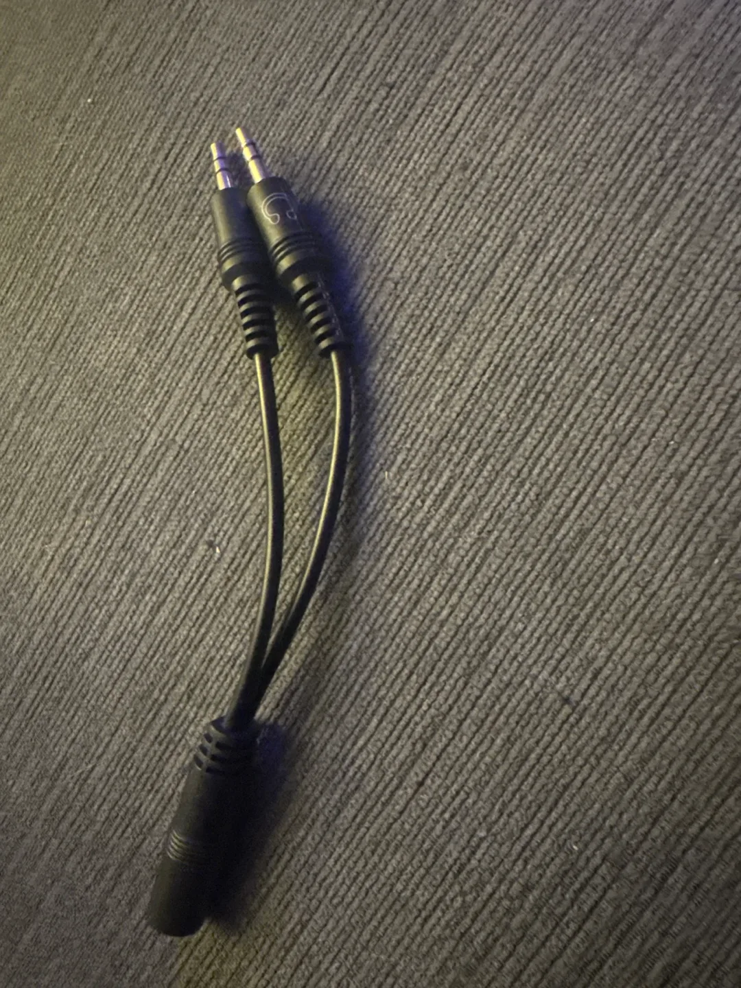 3.5mm Stereo Headset Splitter Cable thumbnail