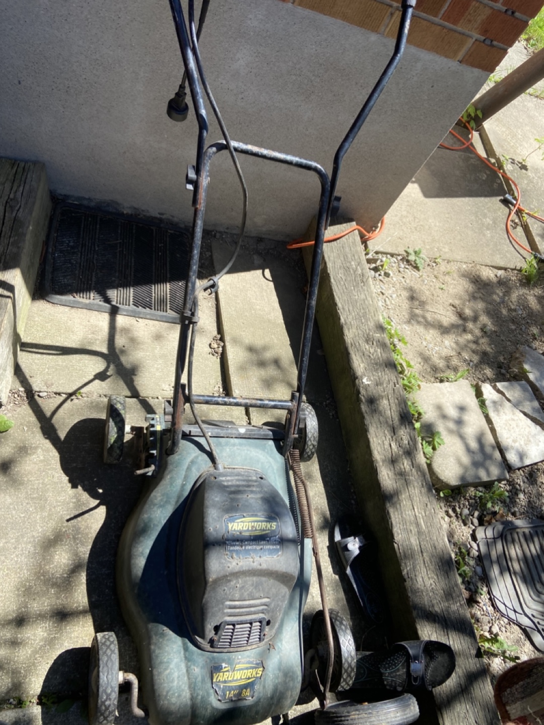 Yardworks 14" 3.5A Electric Lawn Mower not working as is - photo 2