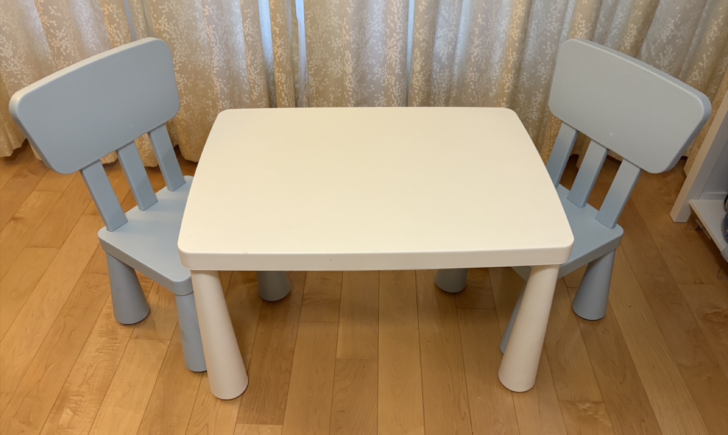 Ikea Mammut Kids Table and Two Chairs Set - photo 2