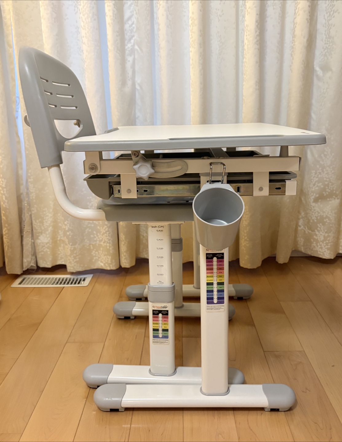 Kids Adjustable Height Desk and Chair Set