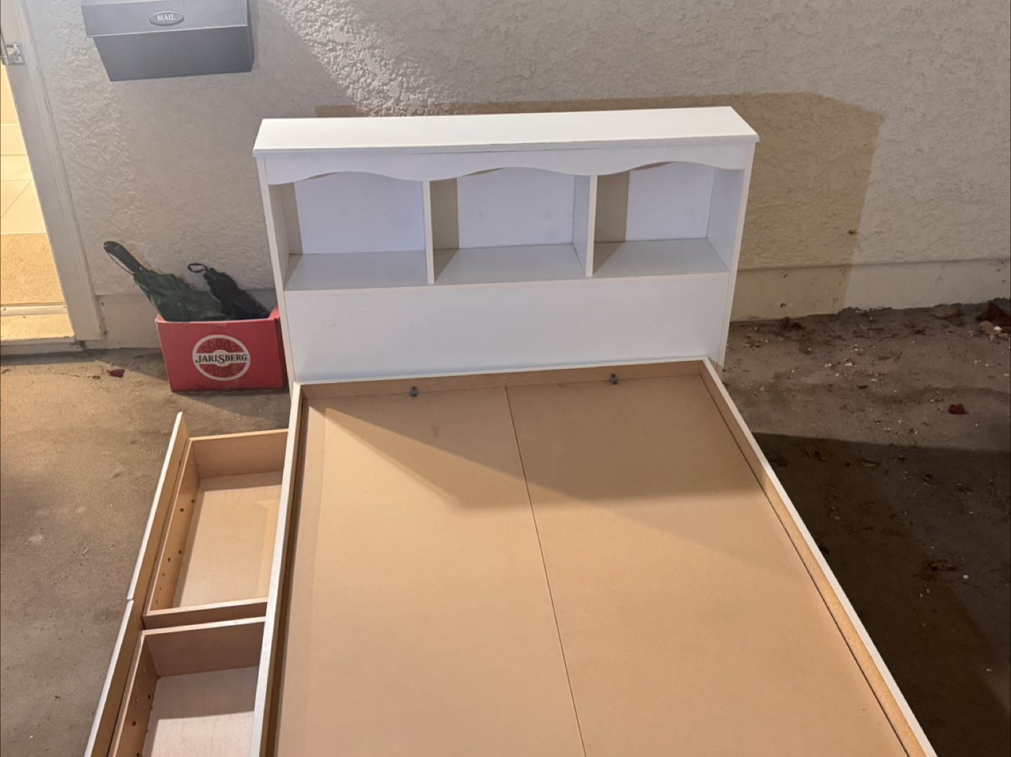 Twin-size bed frame with headboard and drawers - photo 4