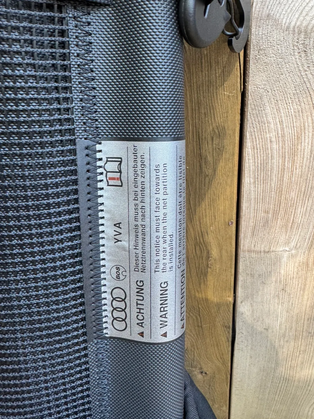 Audi Q5 Cargo Net Partition image indicator(2)