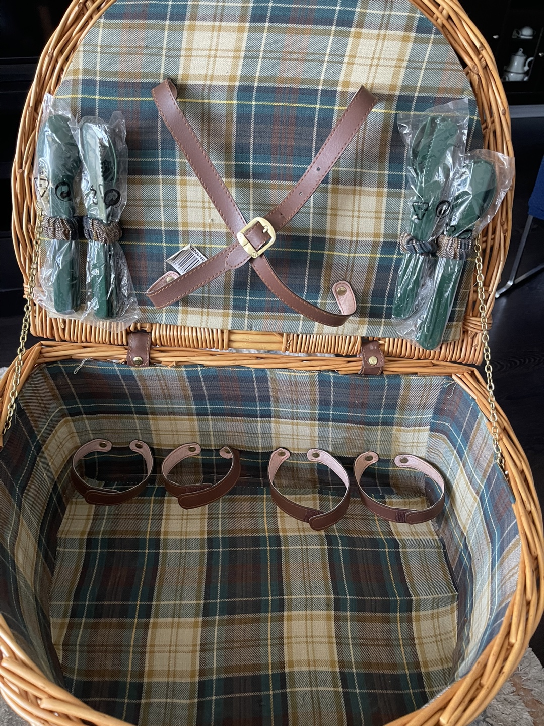 Wicker Picnic Basket - photo 4