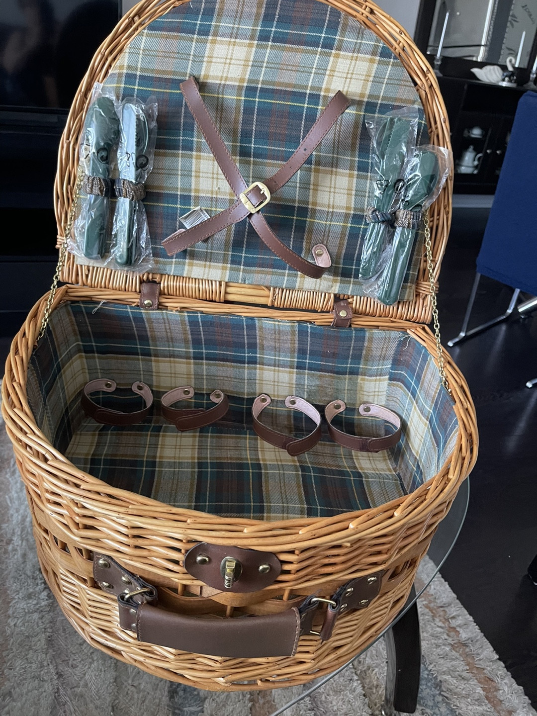 Wicker Picnic Basket - photo 2