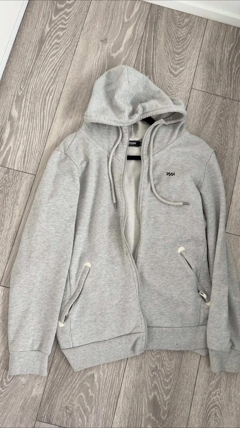 YAMEKAE Men's Grey Zip-Up Hoodie thumbnail