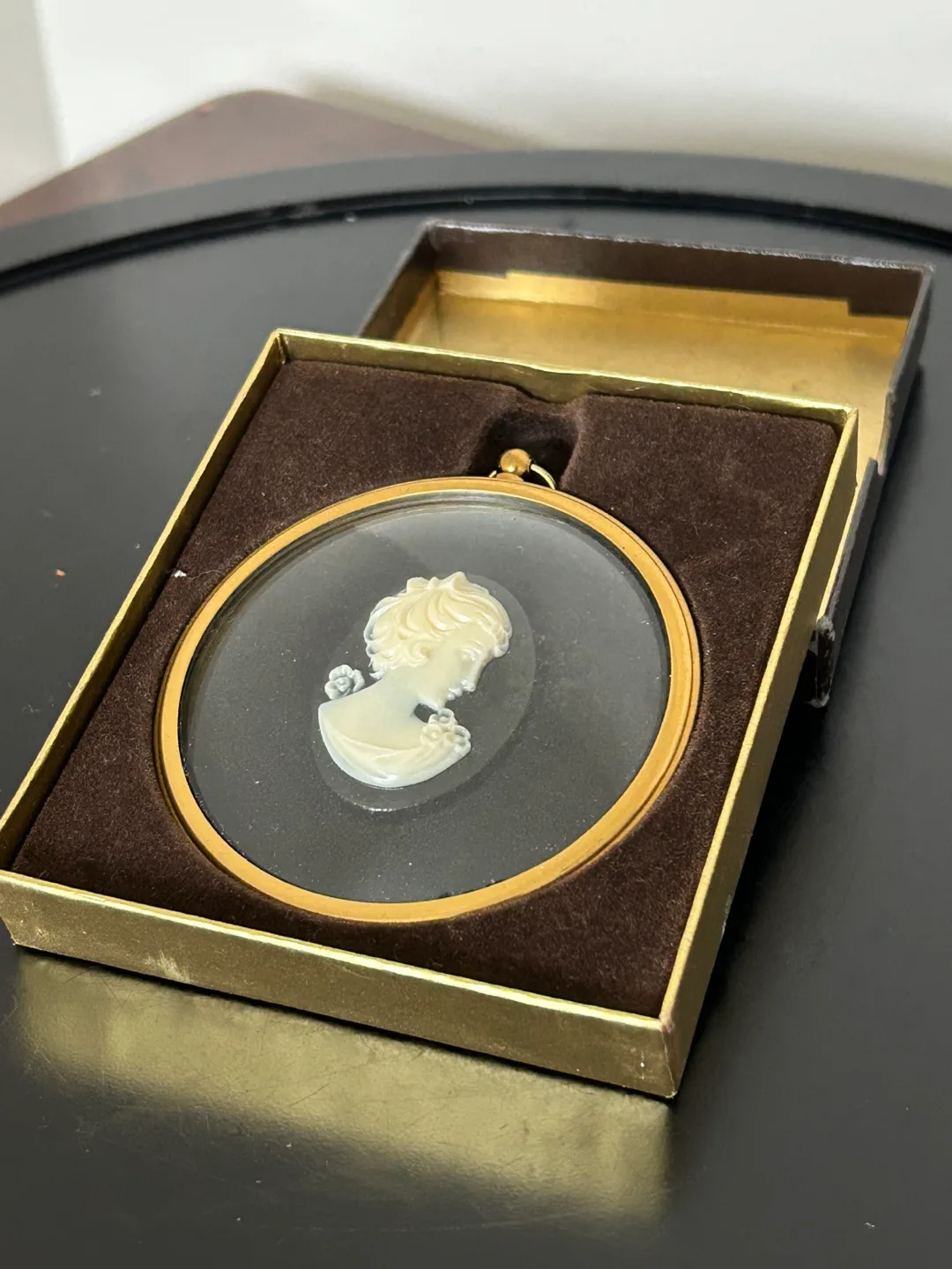 🏒 Vintage 'Pony Tailed Girl in Cameo' Miniature World thumbnail
