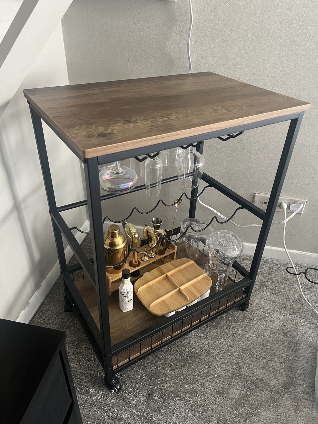 Bar cart with 6 wine glasses! - photo 3