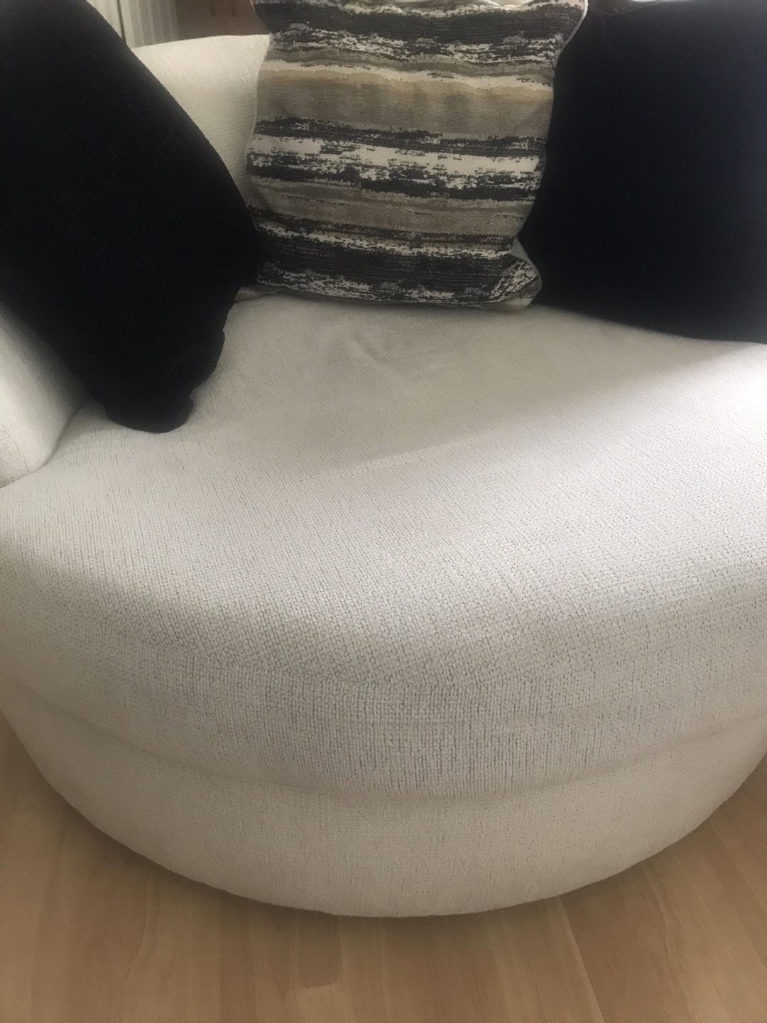 Swivelling Accent Chair - photo 3