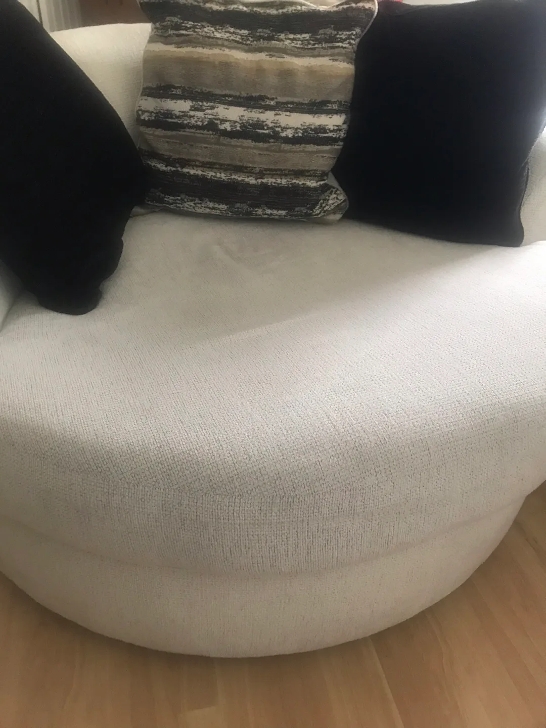 Swivelling Accent Chair thumbnail