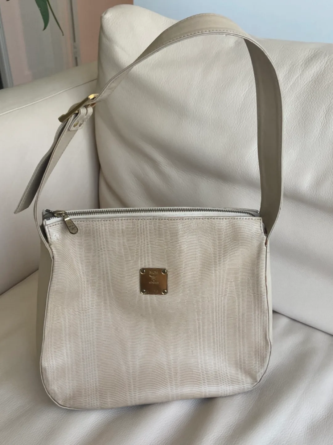 Authentic MCM Beige Leather Shoulder Bag image indicator(3)