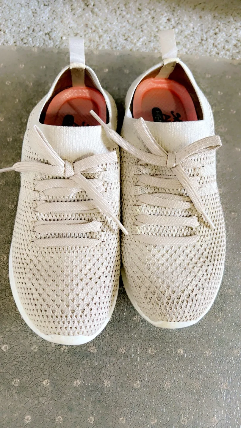 Skechers Women's Knit Sneakers - Size 7 image indicator(2)