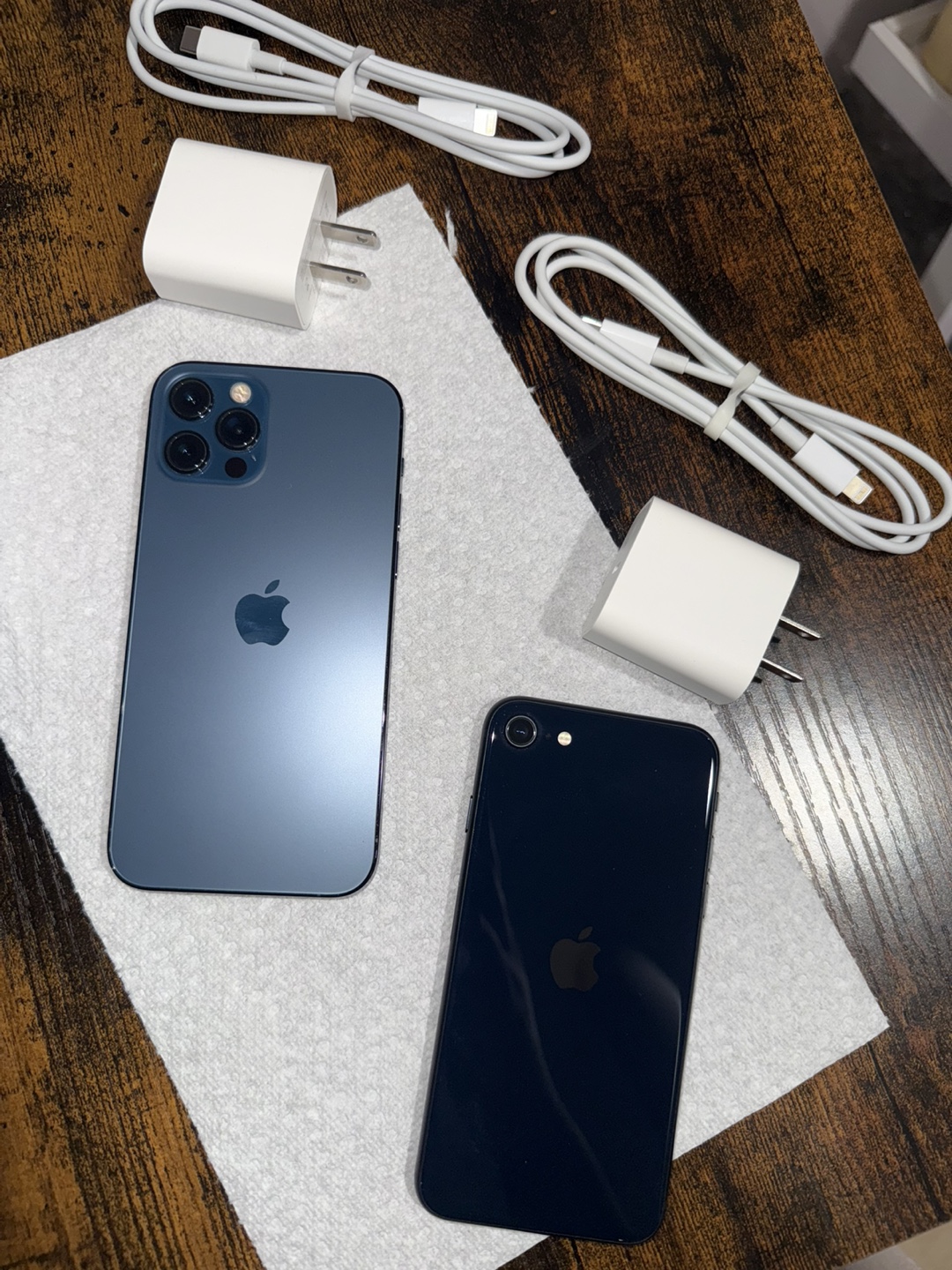 iPhone SE (3rd generation) 64gb UNLOCKED - photo 3