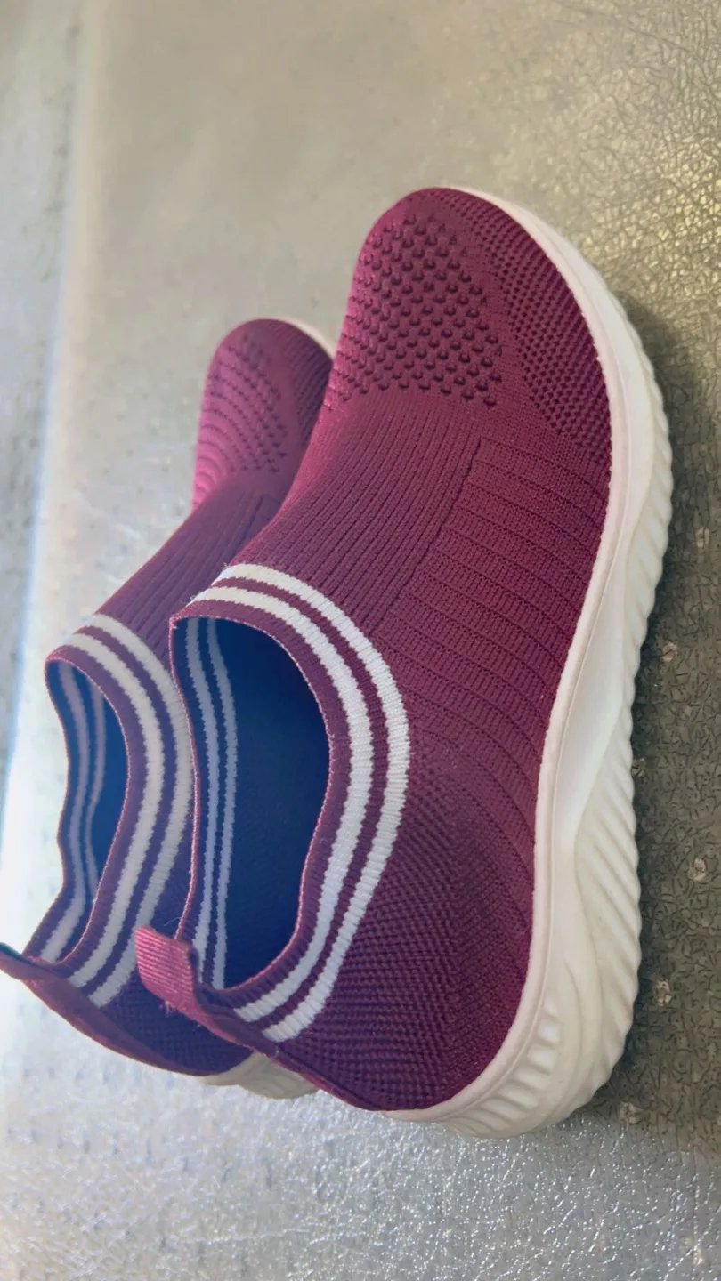 Women's Burgundy Knit Slip-On Sneakers image indicator(4)