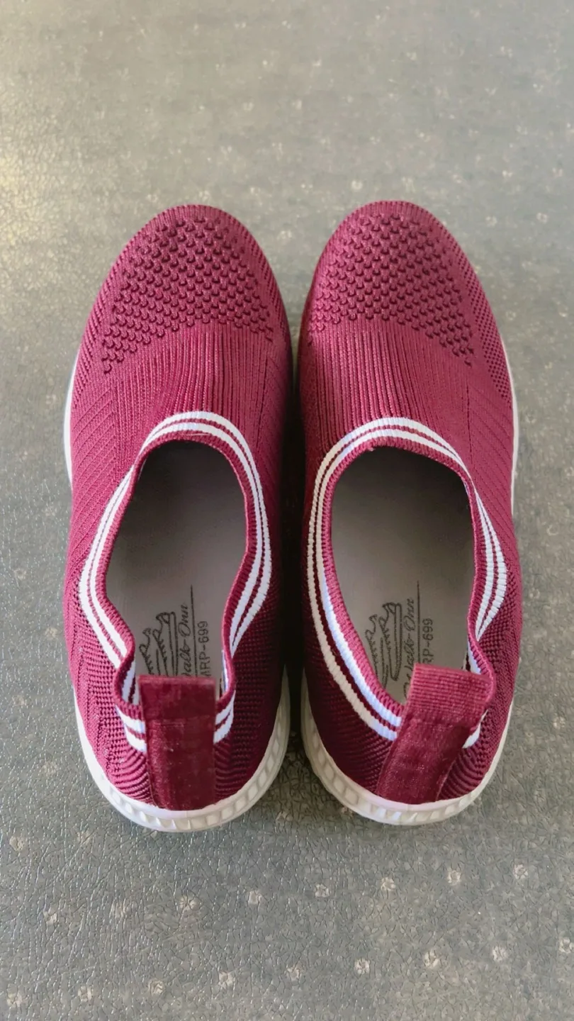 Women's Burgundy Knit Slip-On Sneakers image indicator(2)