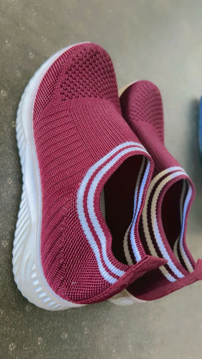 Women's Burgundy Knit Slip-On Sneakers image indicator(5)