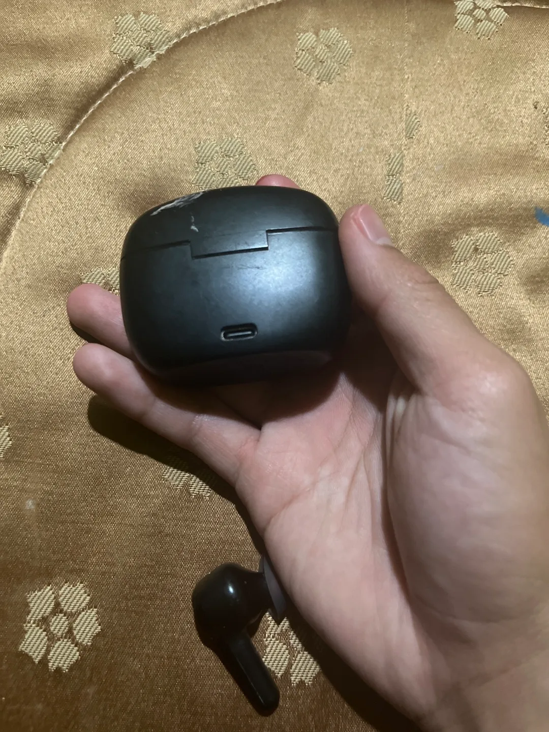 JBL Tune 225TWS True Wireless Earbuds image indicator(3)