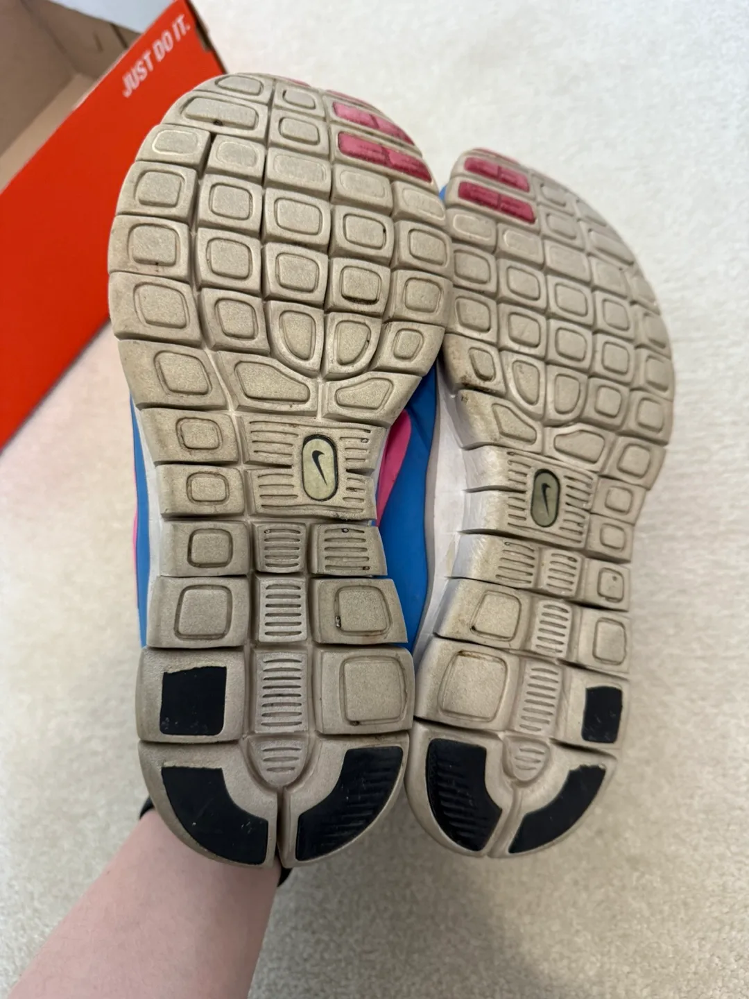 Nike Free Running Shoes [Size 6] image indicator(2)